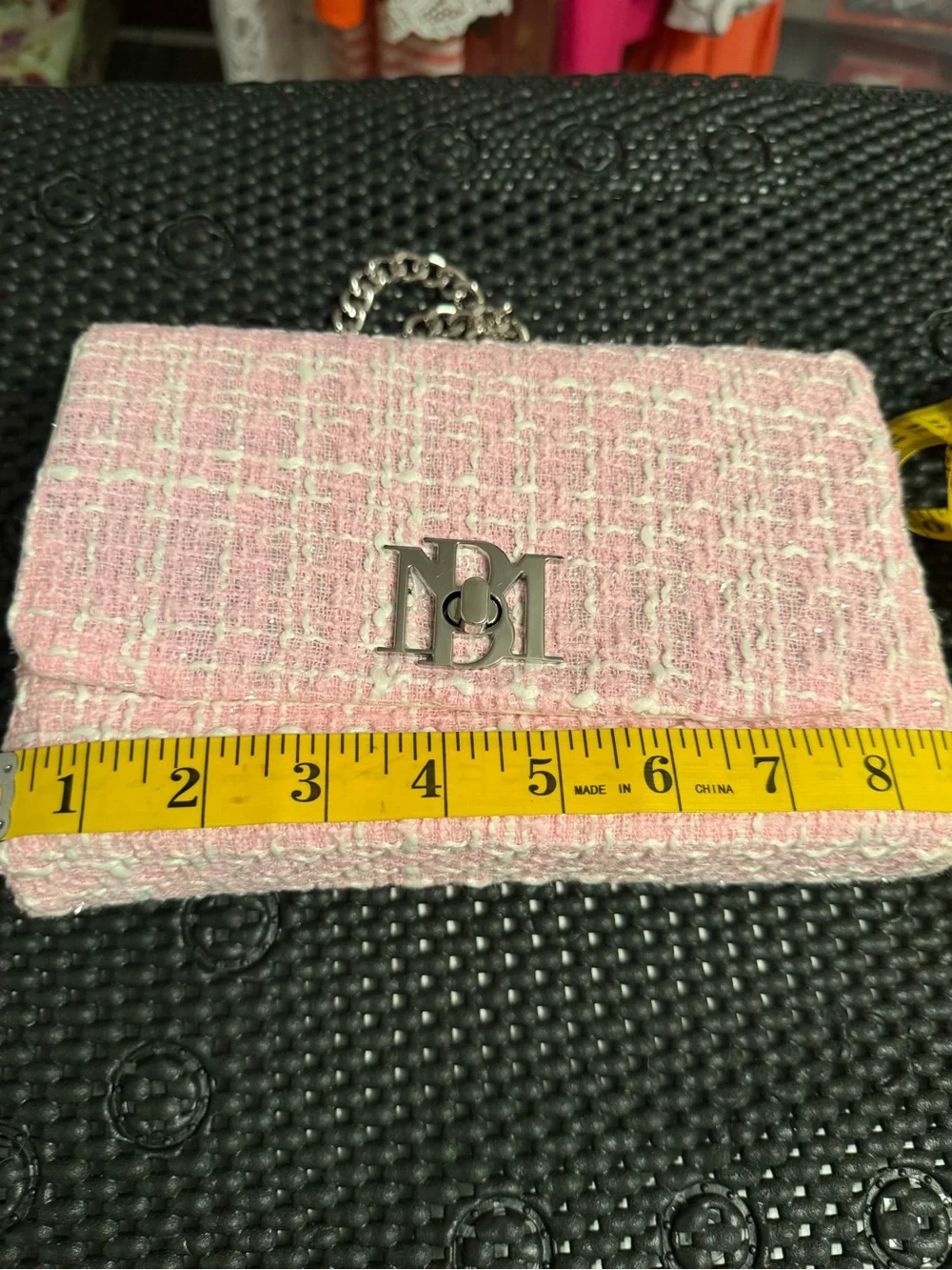 Badgley Mischka Pink Tweed Chain Shoulder crossbody‎ bag.